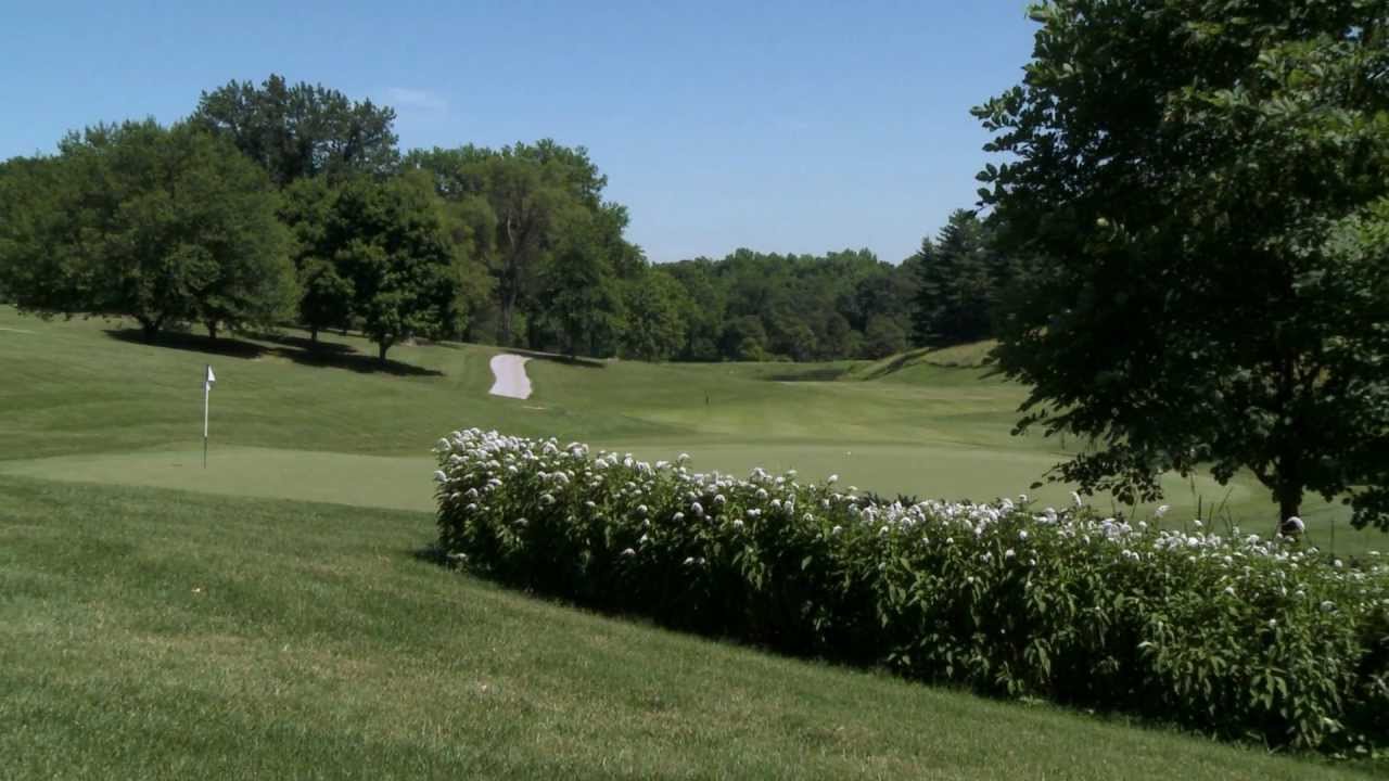 Enjoy Golf At Norwood Hills Country Club
